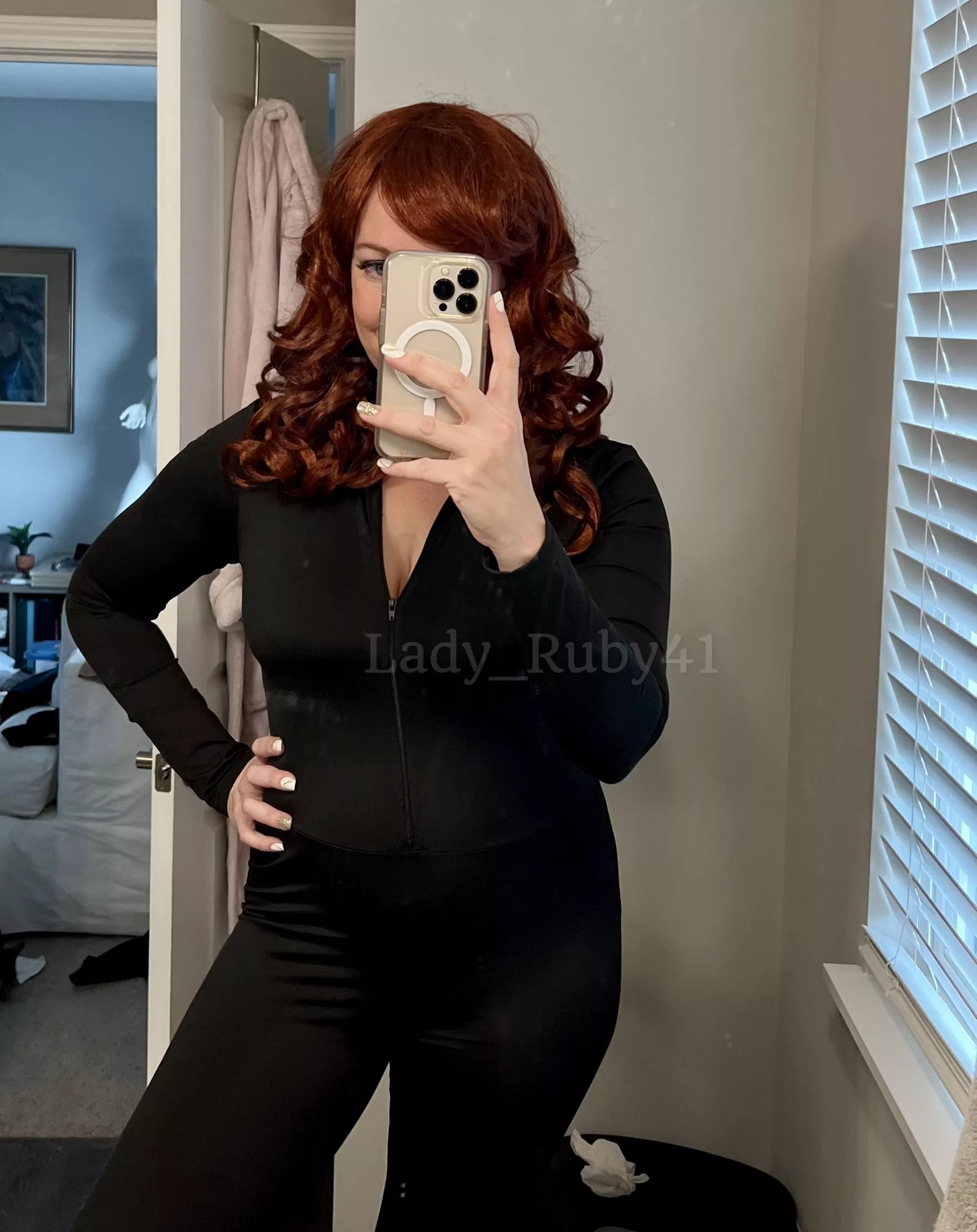 Are you into hot cosplaying moms?