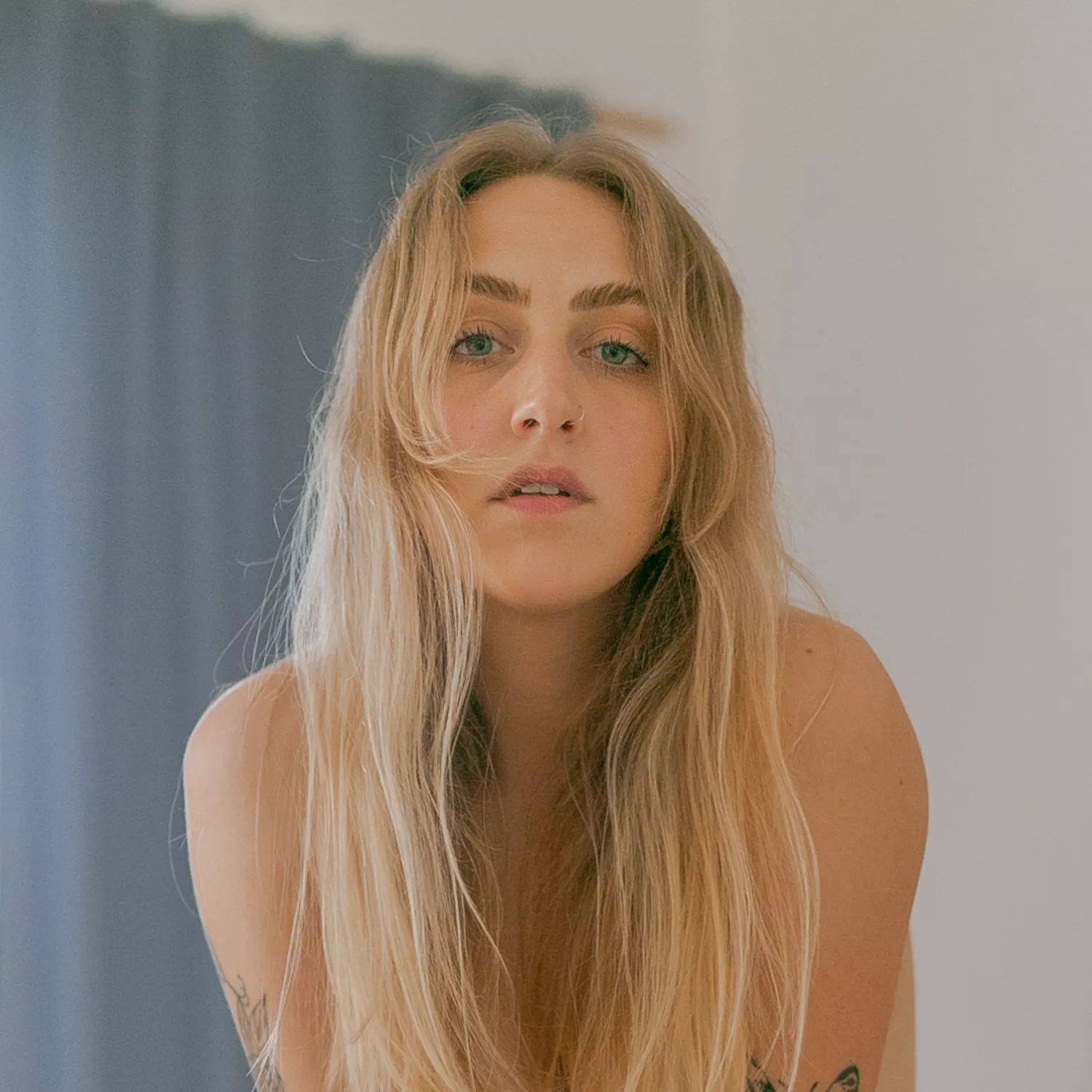 Blonde or brunette? My links below