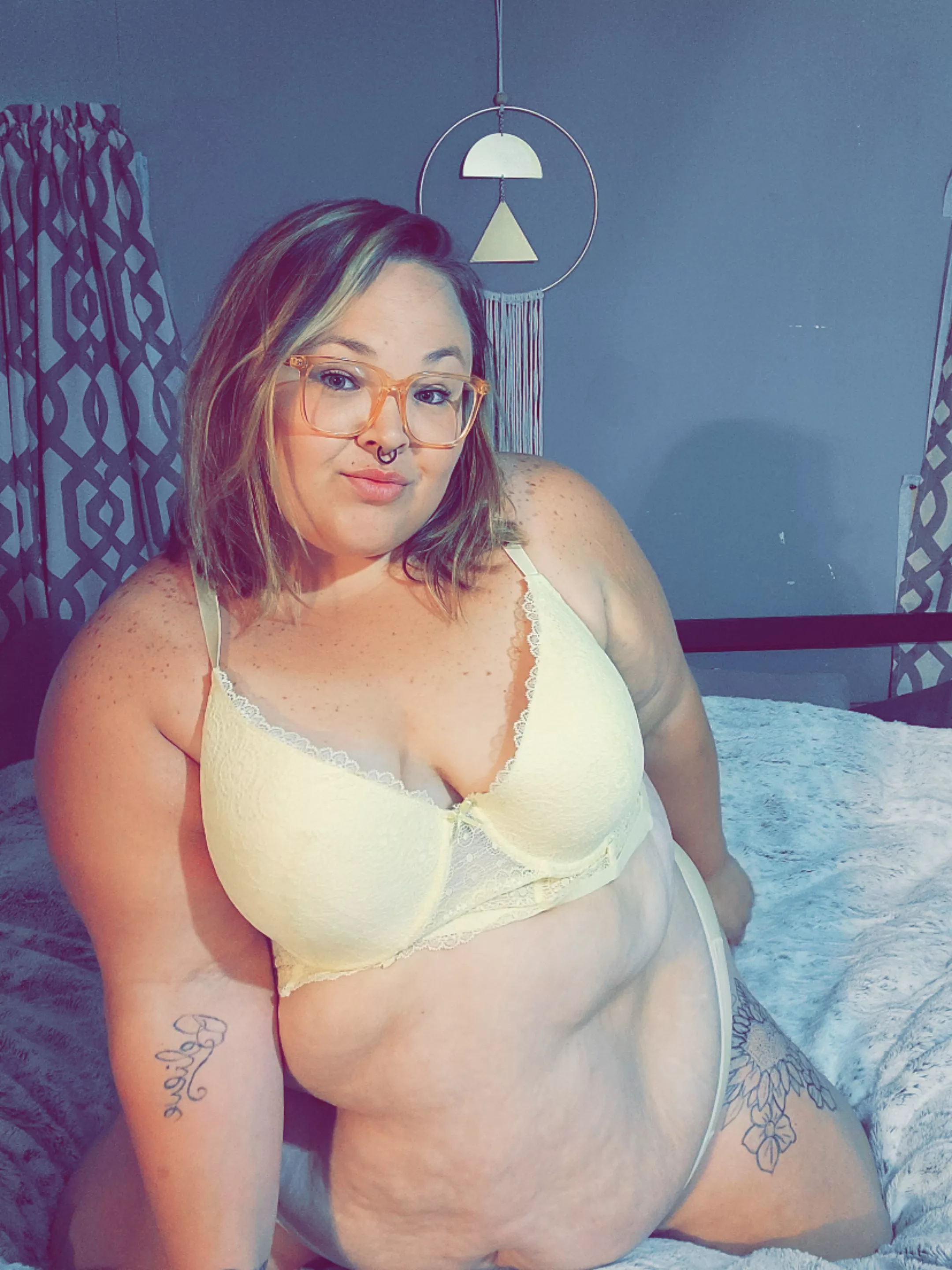 Can I be your chubby slut? 😈