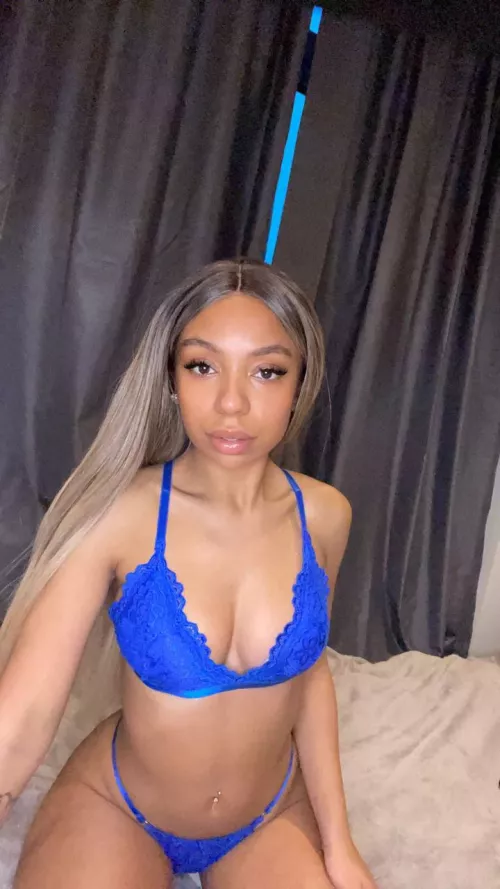 Do i look cute in blue?🤗