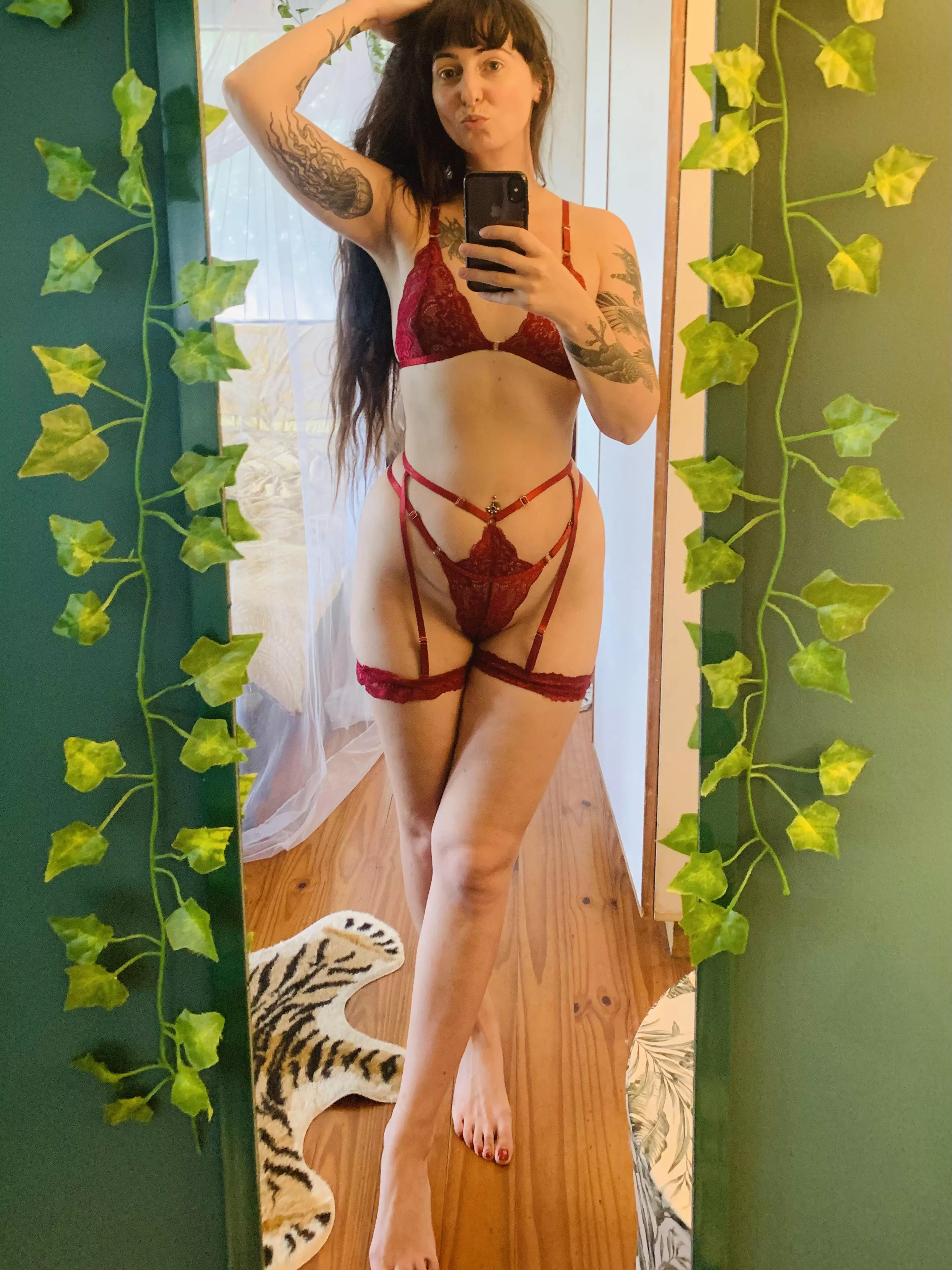 Extra tall kisses from me to you 💋[f]