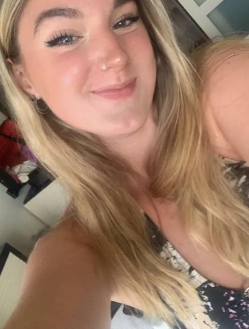 F 18 looking for some fun x