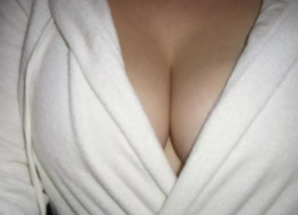 F19🥺CHUBBY TITTIES🥺