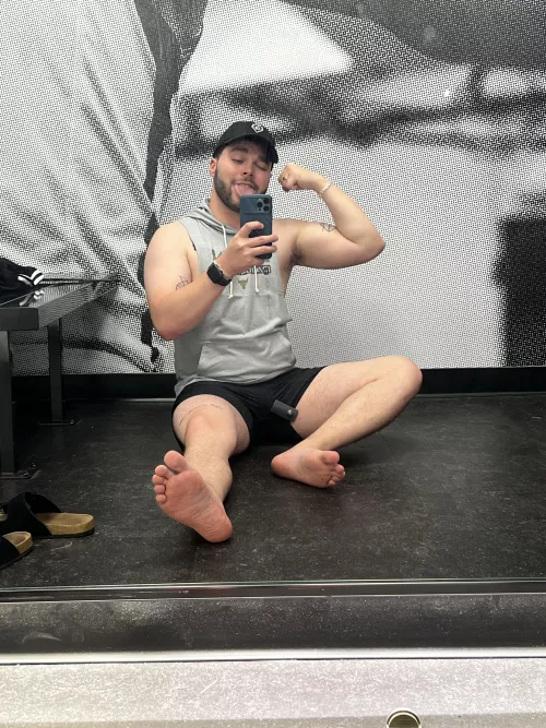 Happy Monday from the Under Armor dressing room lol