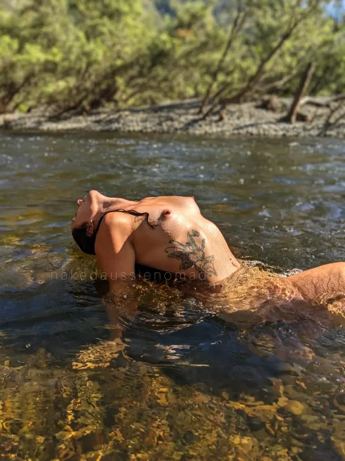 [Image] All mine, pointing to the sky 💦