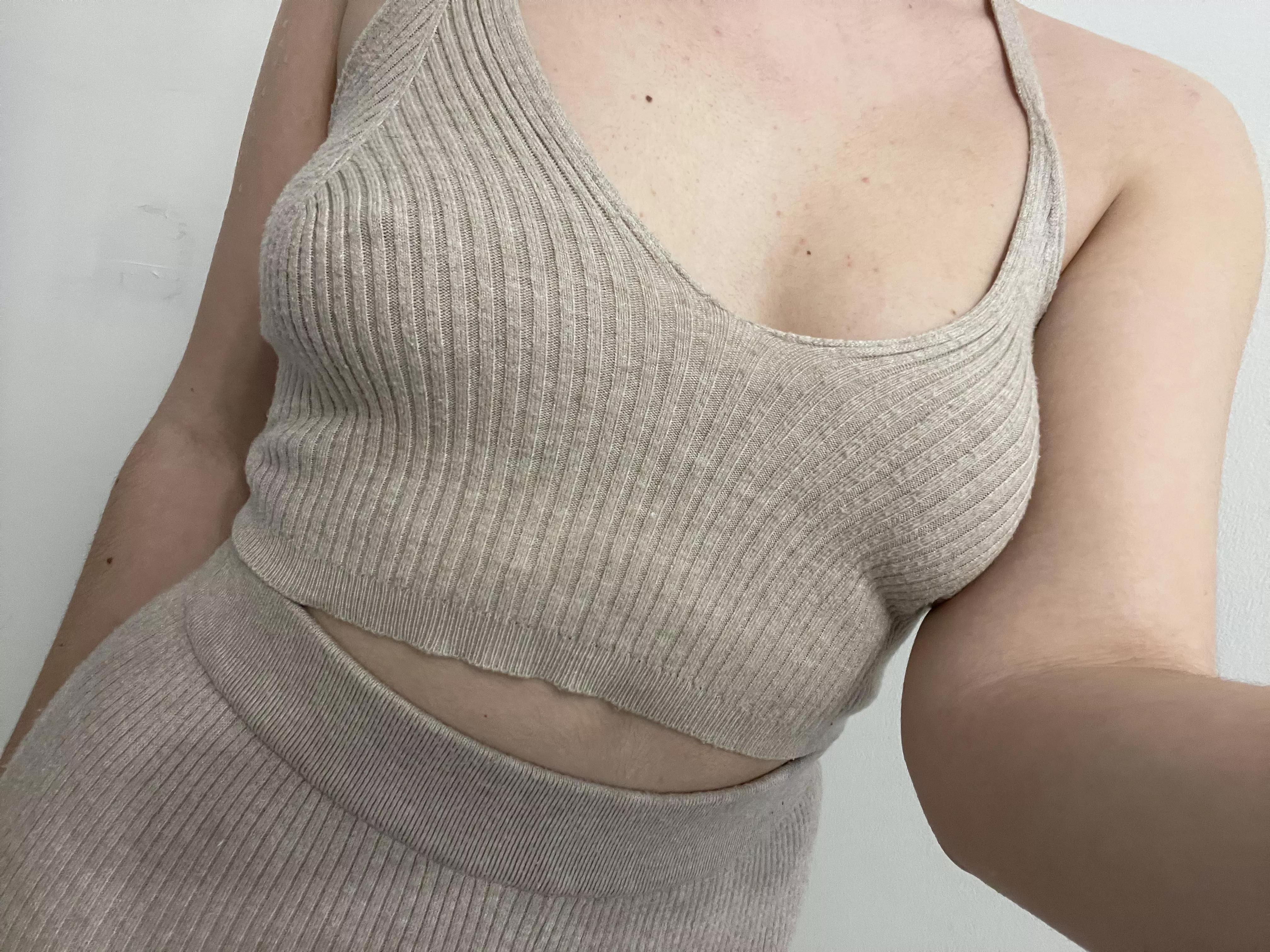 Is it appropriate for a family event ? 🫢