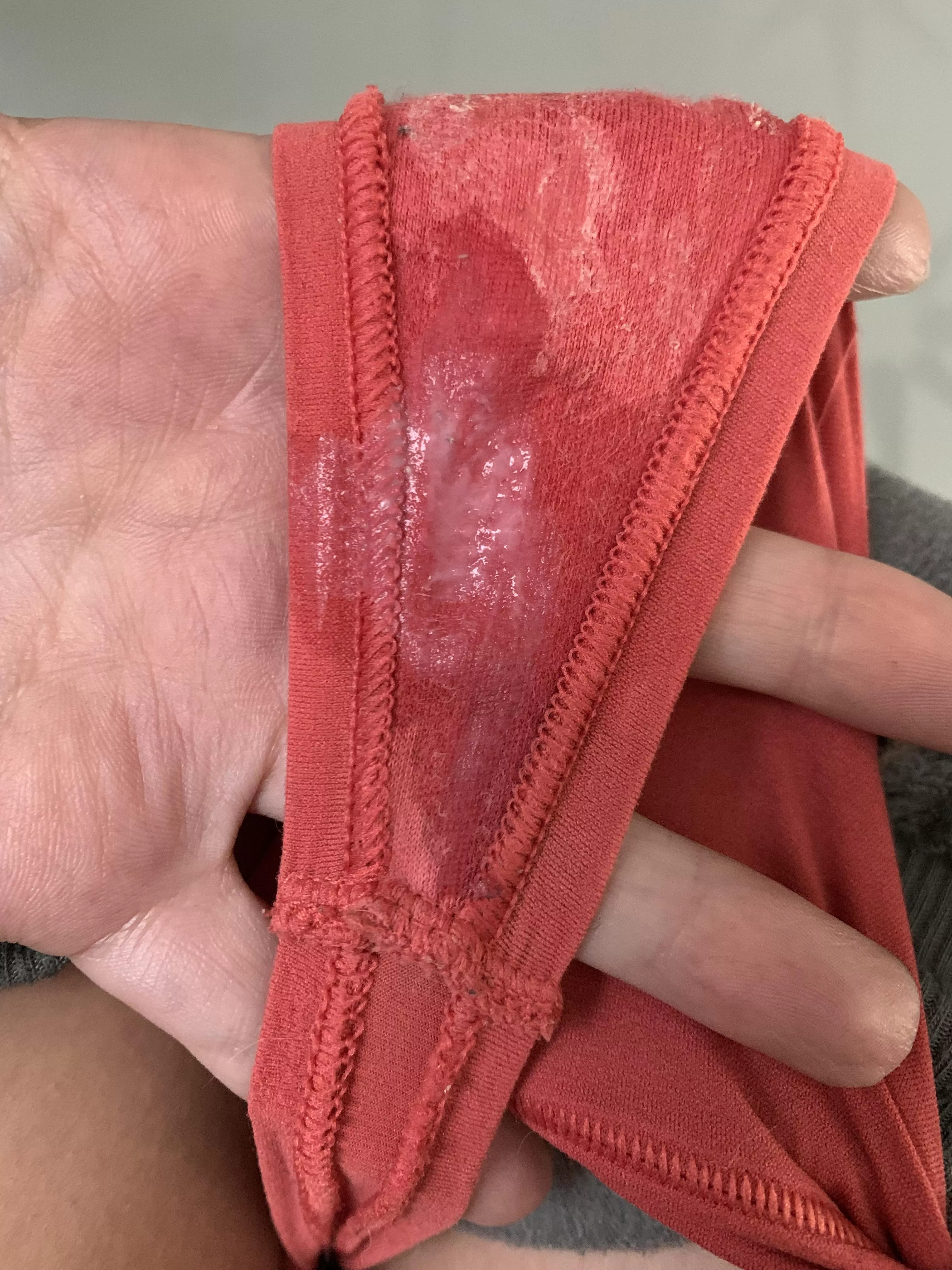 Leaky giiiiirl over here