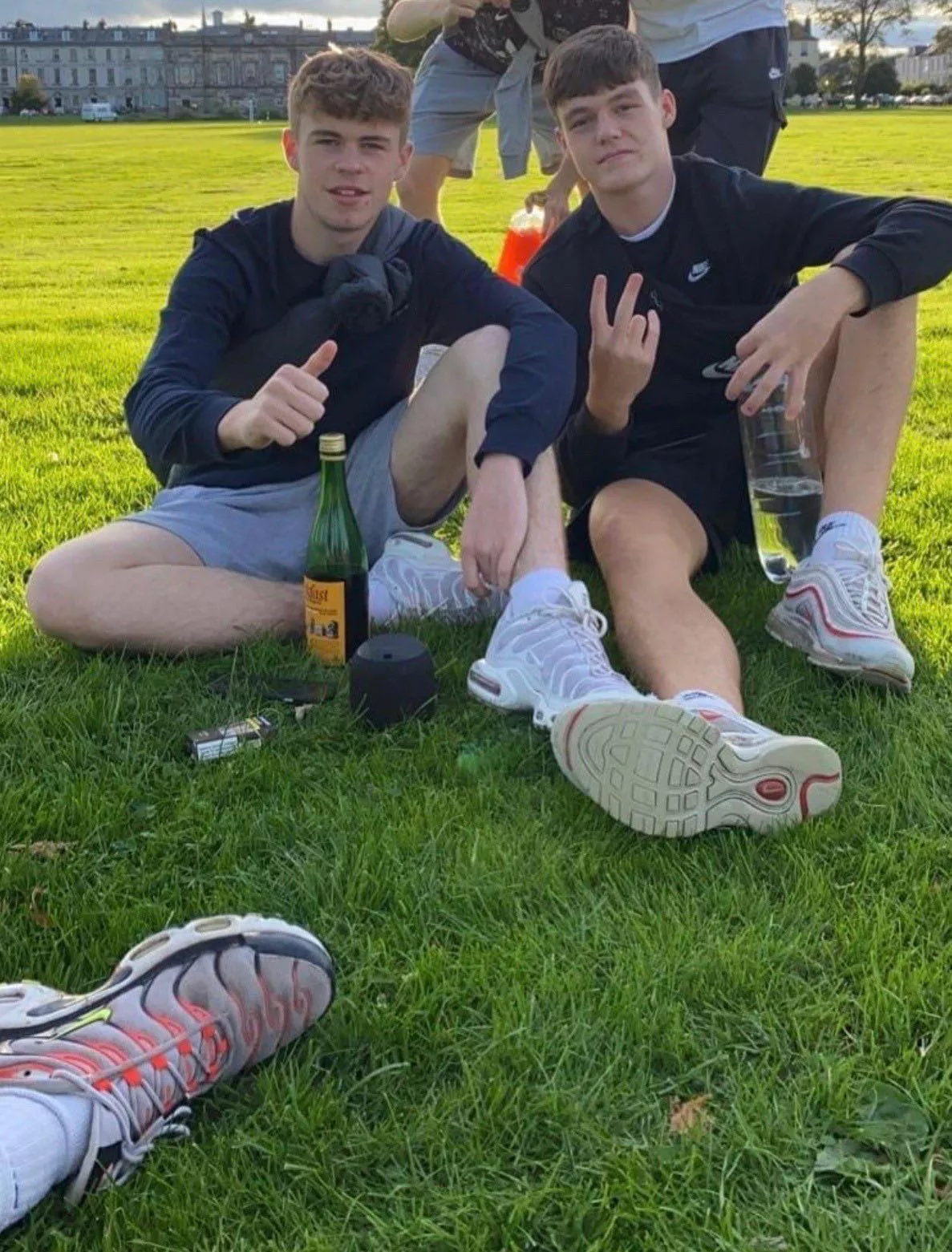 ⬅️LEFT or RIGHT➡️??