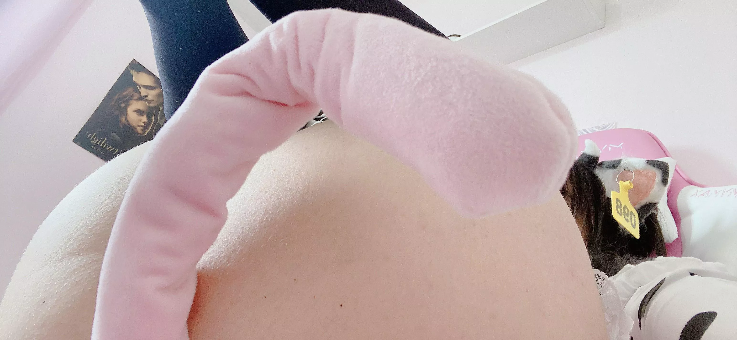 looking for a submissive hucow?