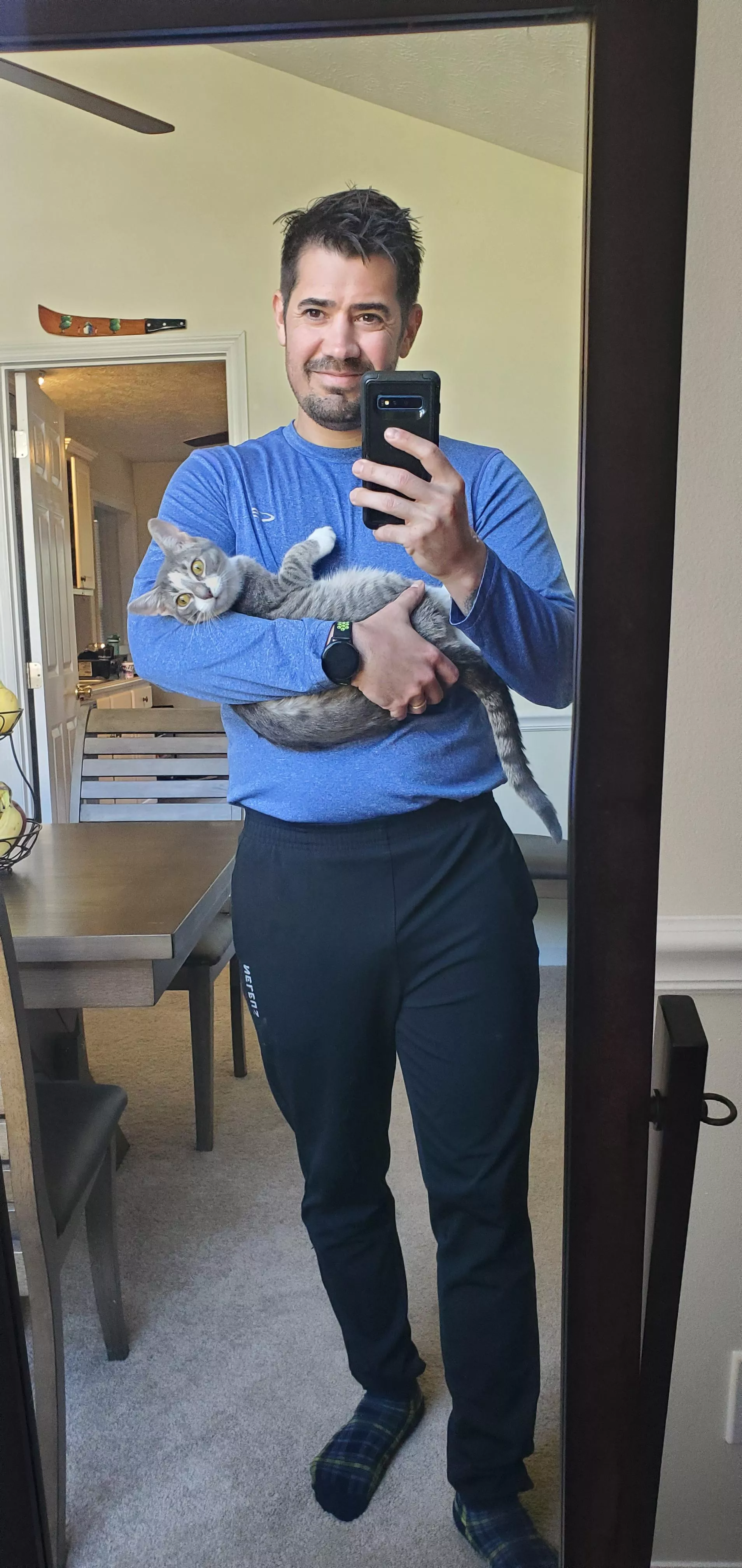 Lucy & I wish all the bros a happy Monday!