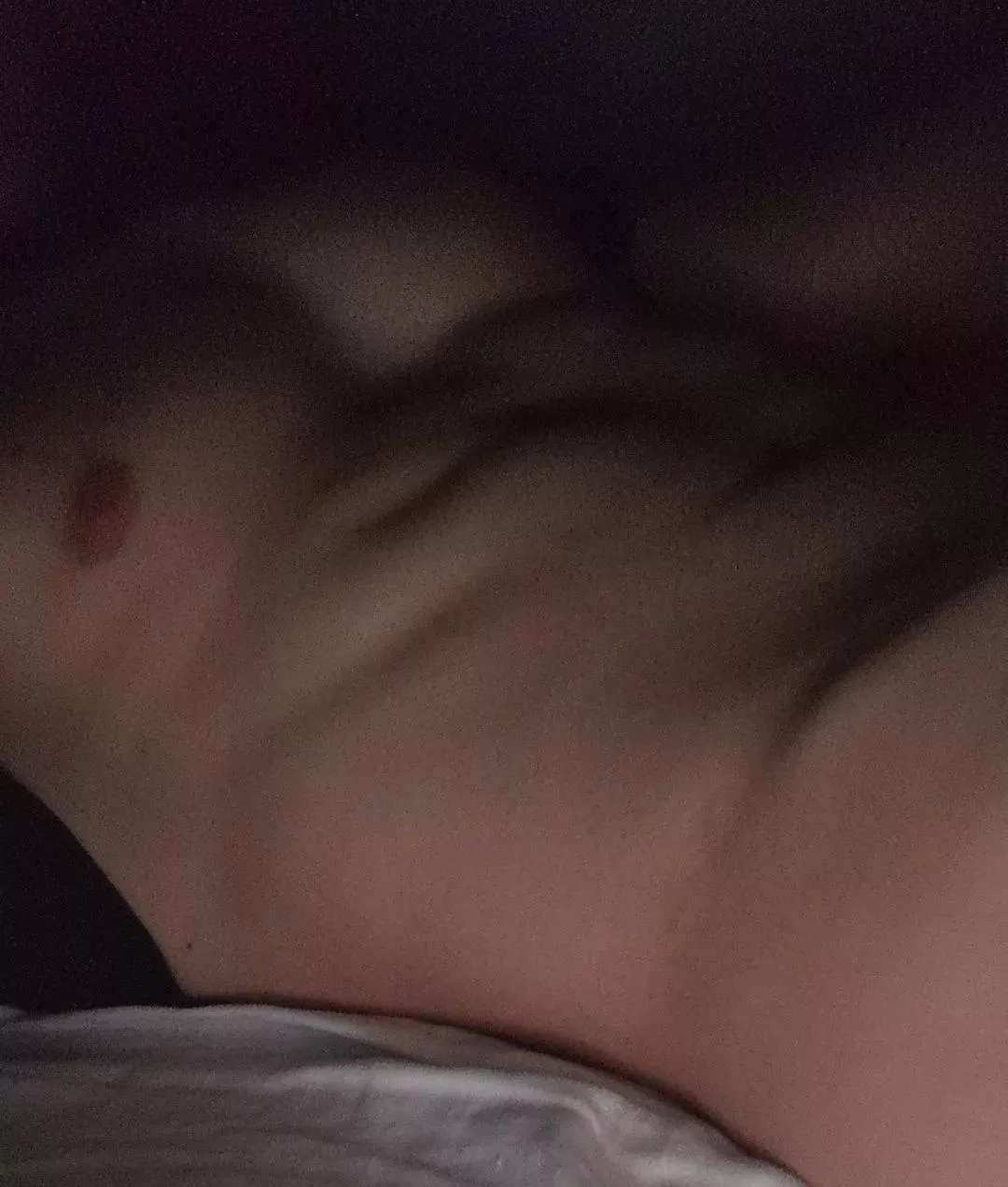 M 23 vers bttm, into skinny/fit guys, hmu 😊