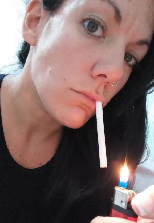 Take a cigarrette and smike with me