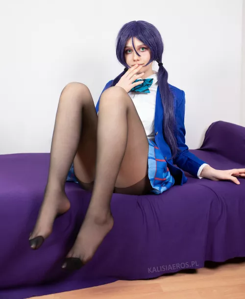 Tall girl in black pantyhose (kalisiaeros)