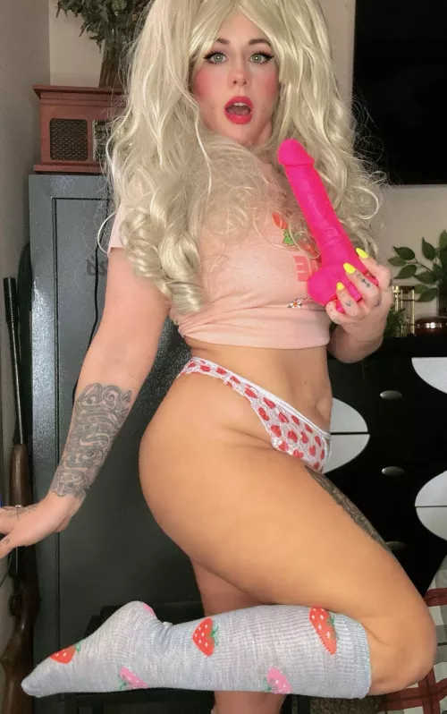 This picture smells like strawberries 🍓