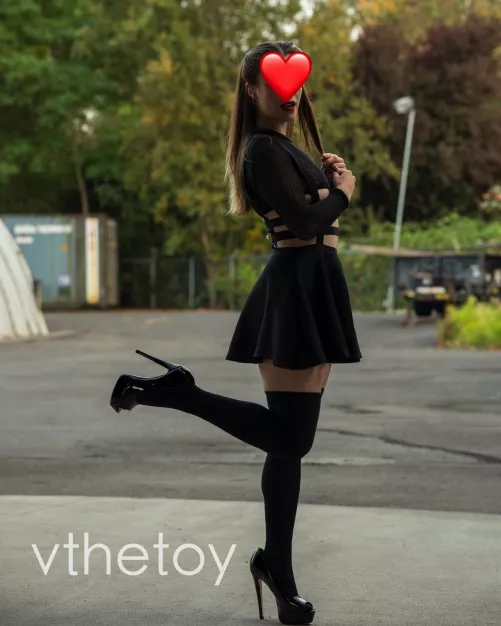 This should be the standard uniform [F]or schoolgirls