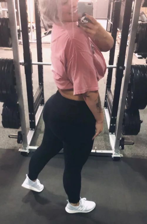 Wake up get your cake up (F)