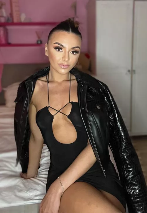 Wanna know a secret about me. I never where panties on Dates!