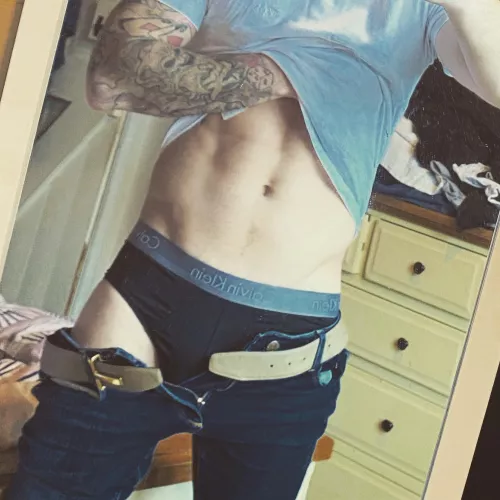 You remind me of my pinky toe…. Sooner or later I’m going to bang you on the kitchen table 😈