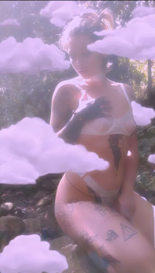 Your lil forest fairy 🌲🧚‍♀️ @symbio_