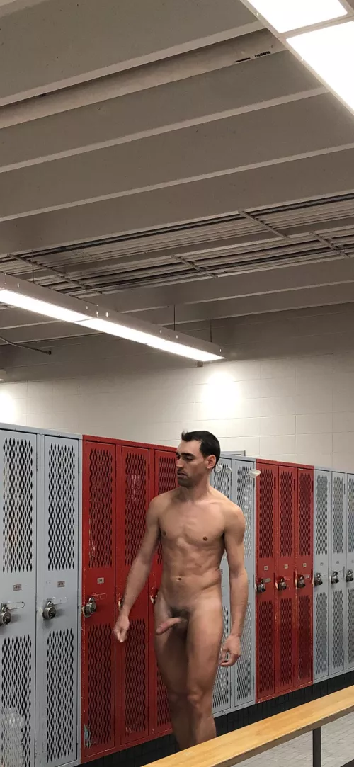 Any bros gonna hit the showers with me? [28]