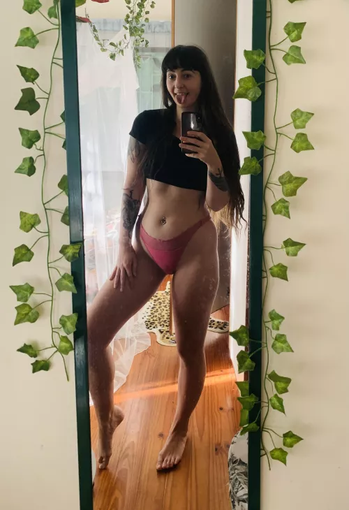 Climb these legs and win a prize [f]