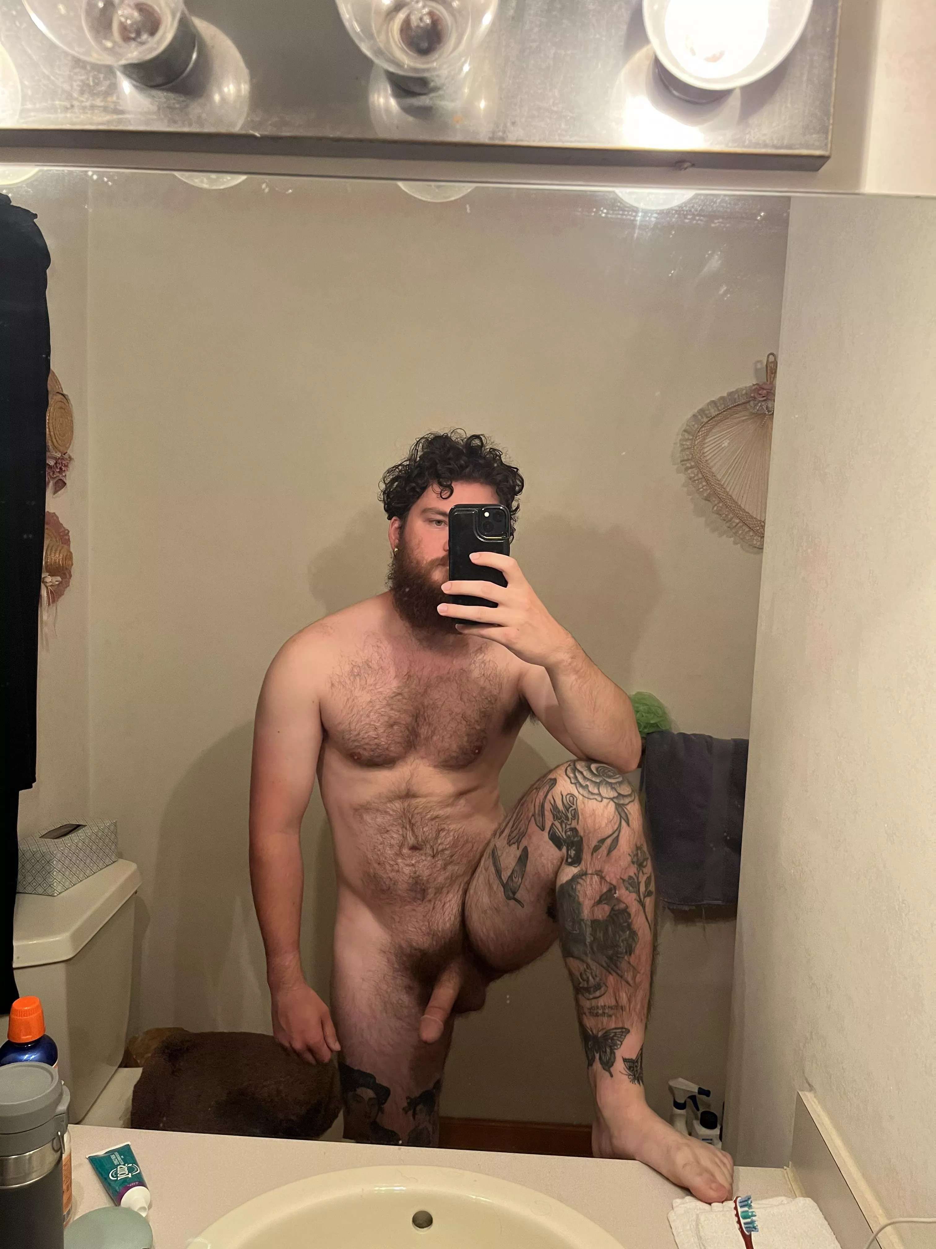 I don’t know why I love these weird poses 😂