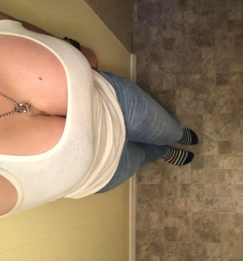 I love all the looks i get while im shopping 🥰