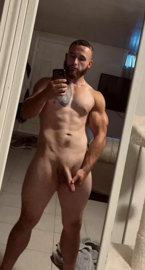 I love fucking in front of the mirror 😏
