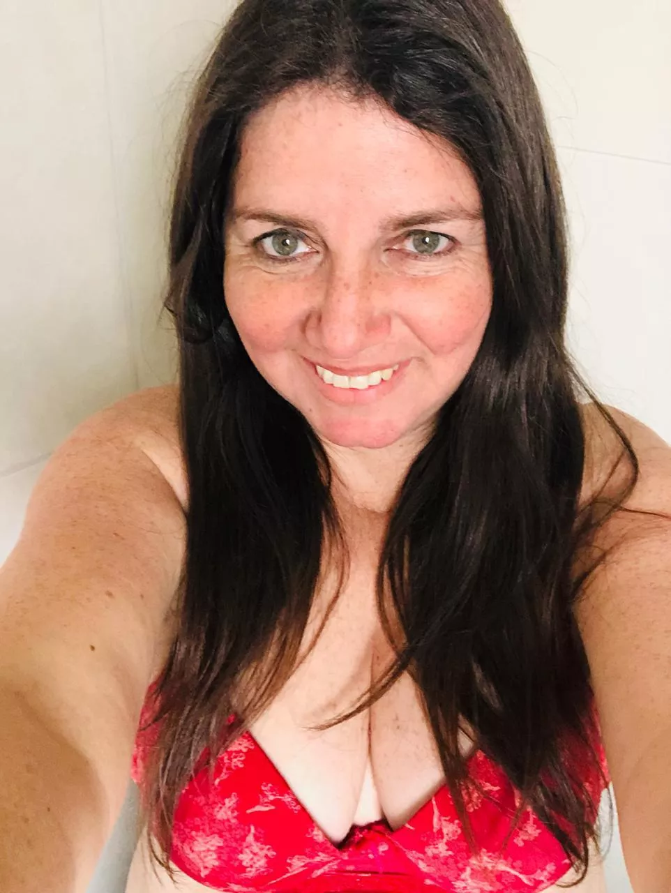 I sweeties waiting for some nice cocks today