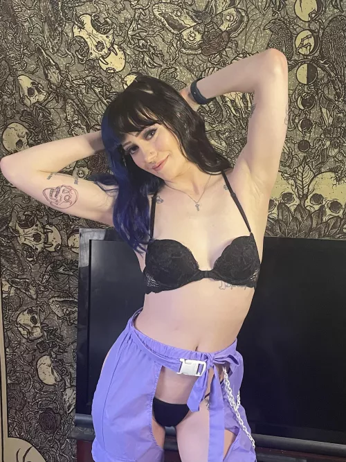 Let me be your raver girl [f]