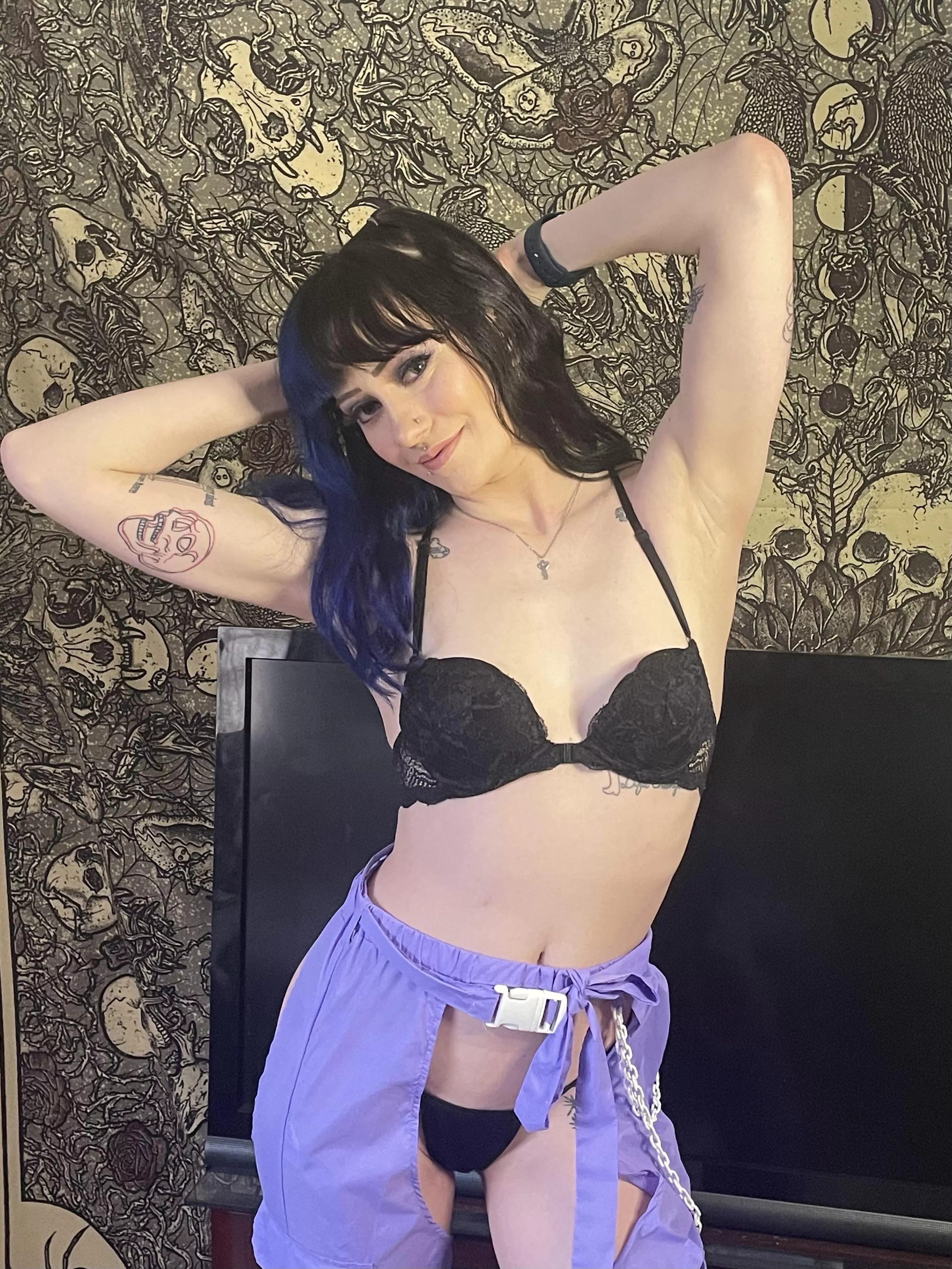 Let me be your raver girl [f]