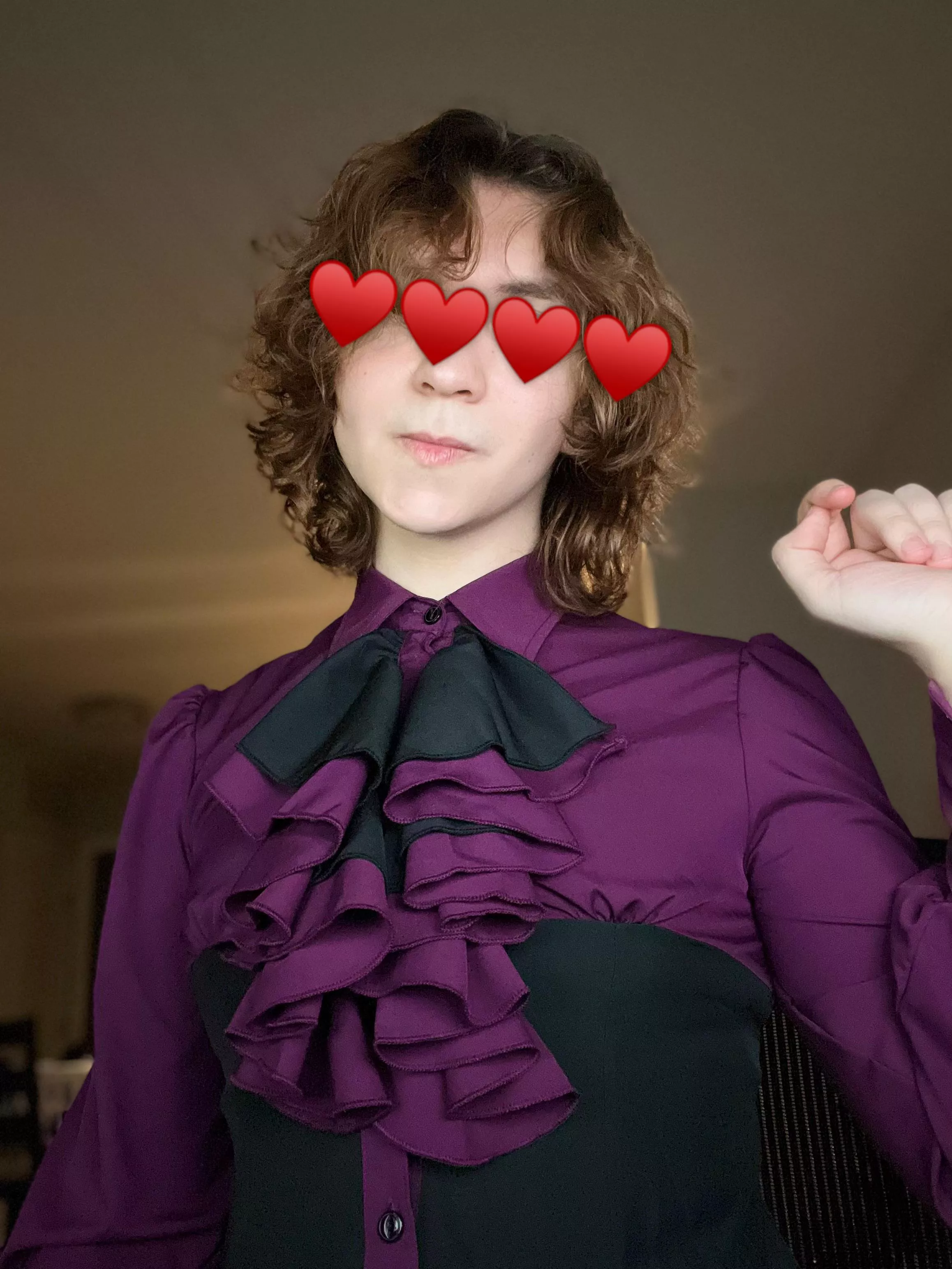 Love these ruffles, felt cute even without makeup♥️