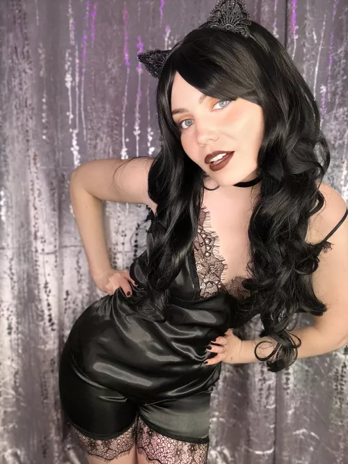 Pretty little goth Kitty