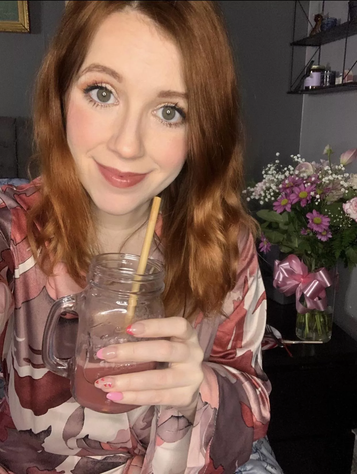 Relaxing at home today with some drinks 💕 [F]