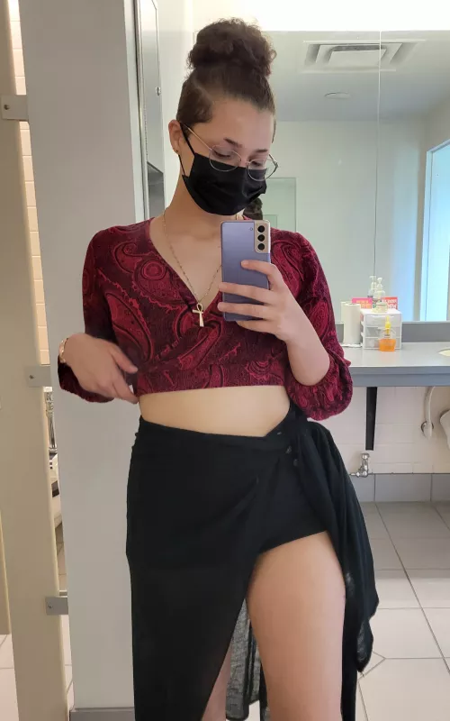 Selfie in the bathroom between classes [F]