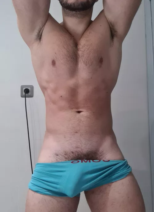 [21] Could you resist if I invited you to sleep over with me tonight?