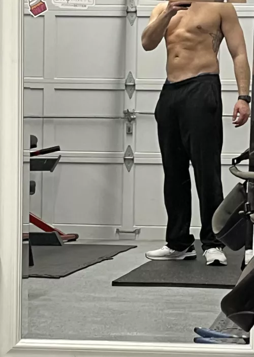 Accepting apps for a gy[m] buddy 😎