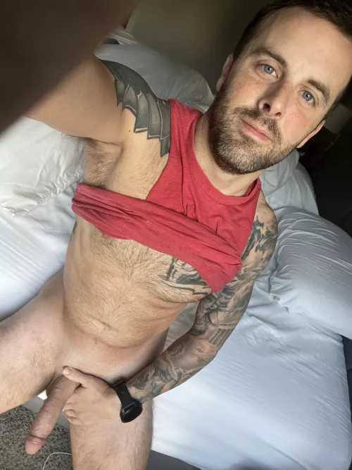 Anyone else wake up horny af?