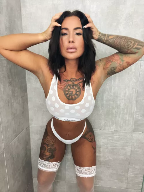 Can a horny girl give you a boner today?