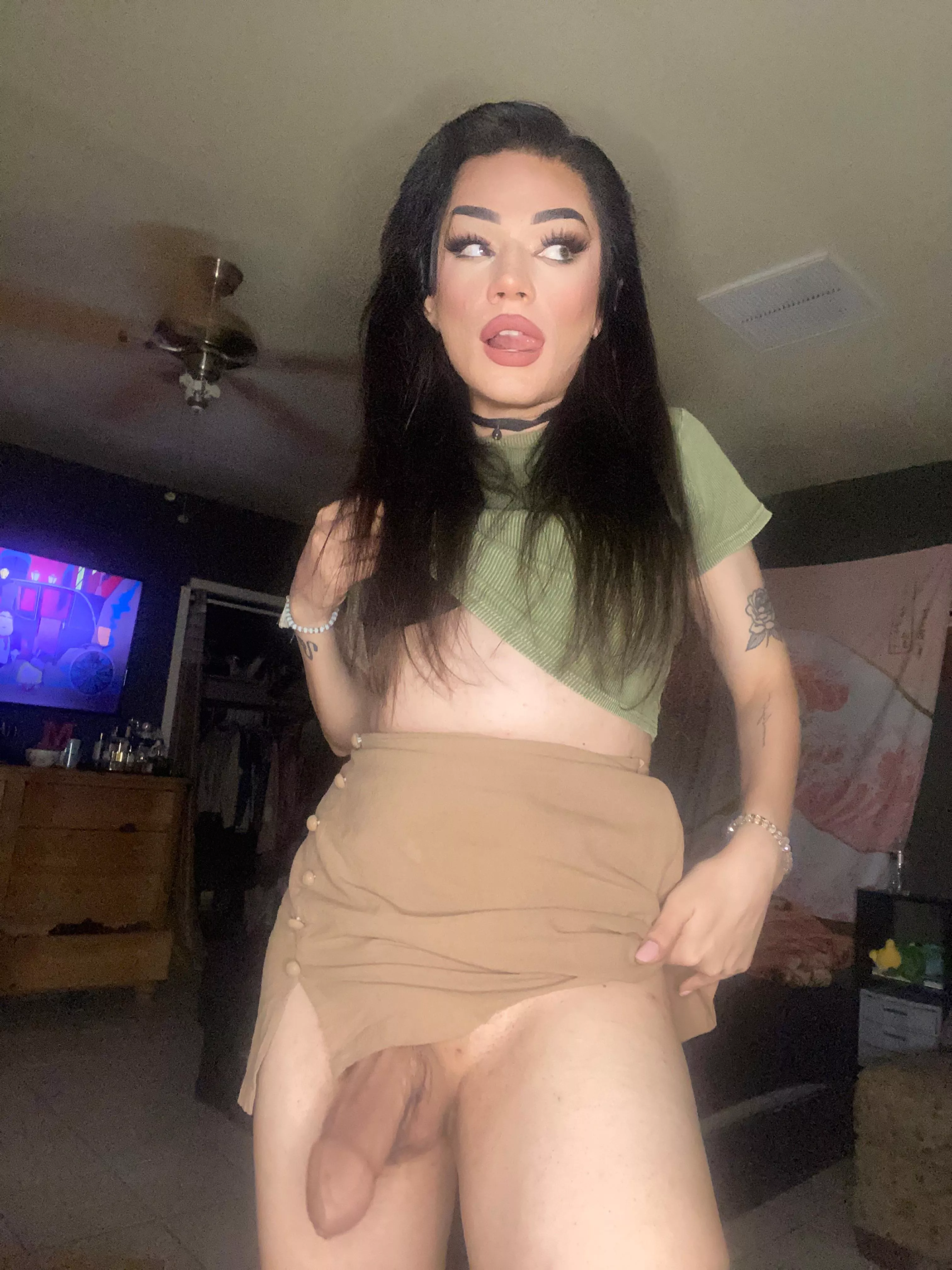 Does this fit in your mouth? Be honest. I’m 5’11 btw