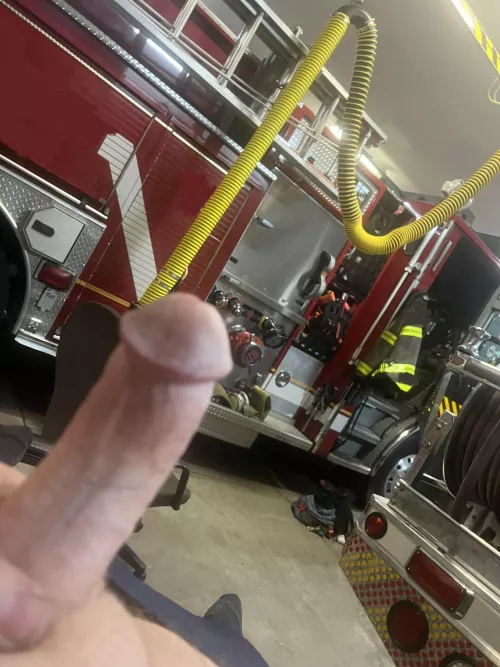 Hanging out at work (m)