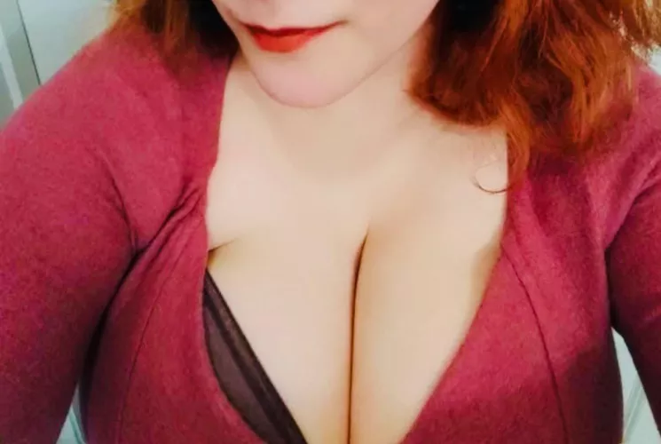 Hopefully my titties will help you enjoy your Tuesday evening 😊