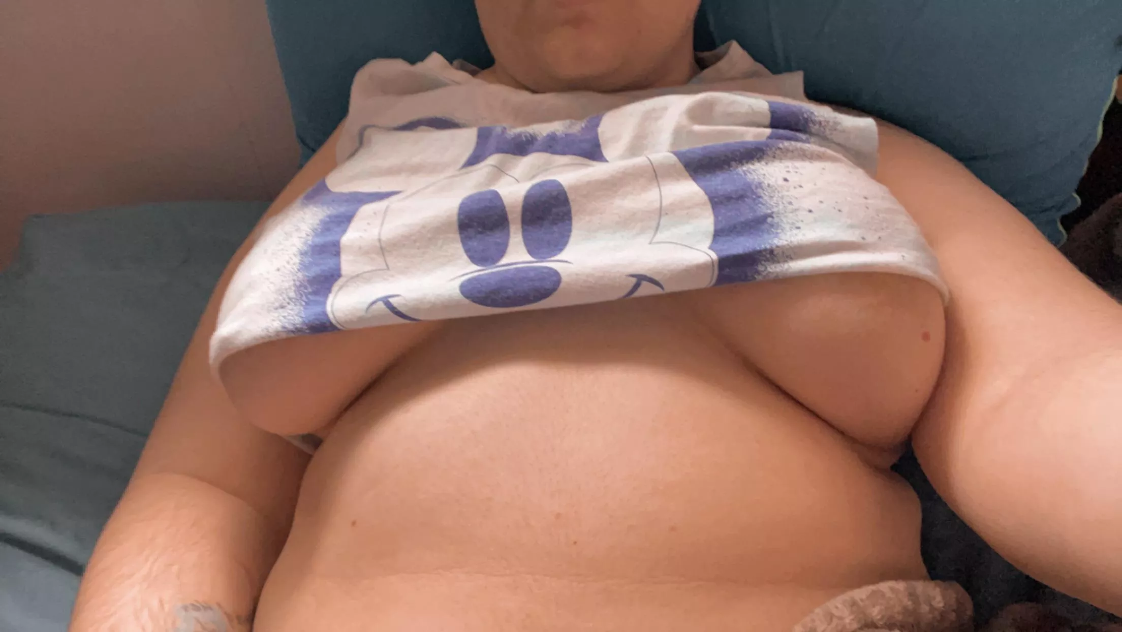 Just chilling in bed 😏