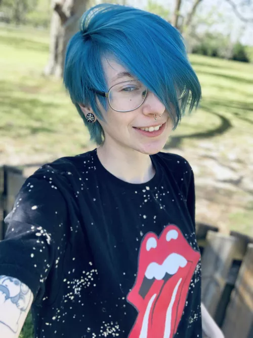 just some SFW selfies cause i love how my hair looks<3