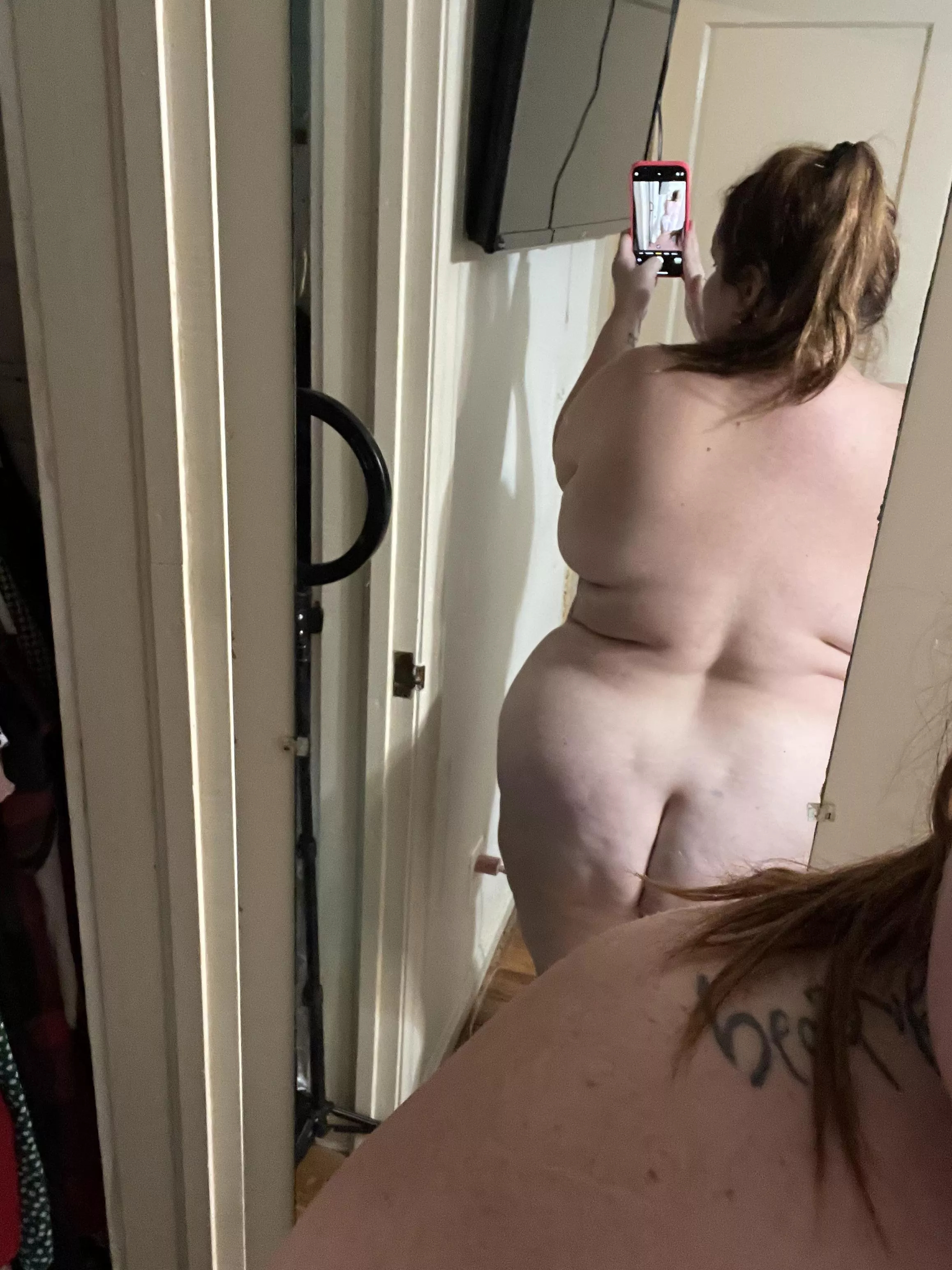 Today I don’t feel like wearing anything 🤷🏼‍♀️