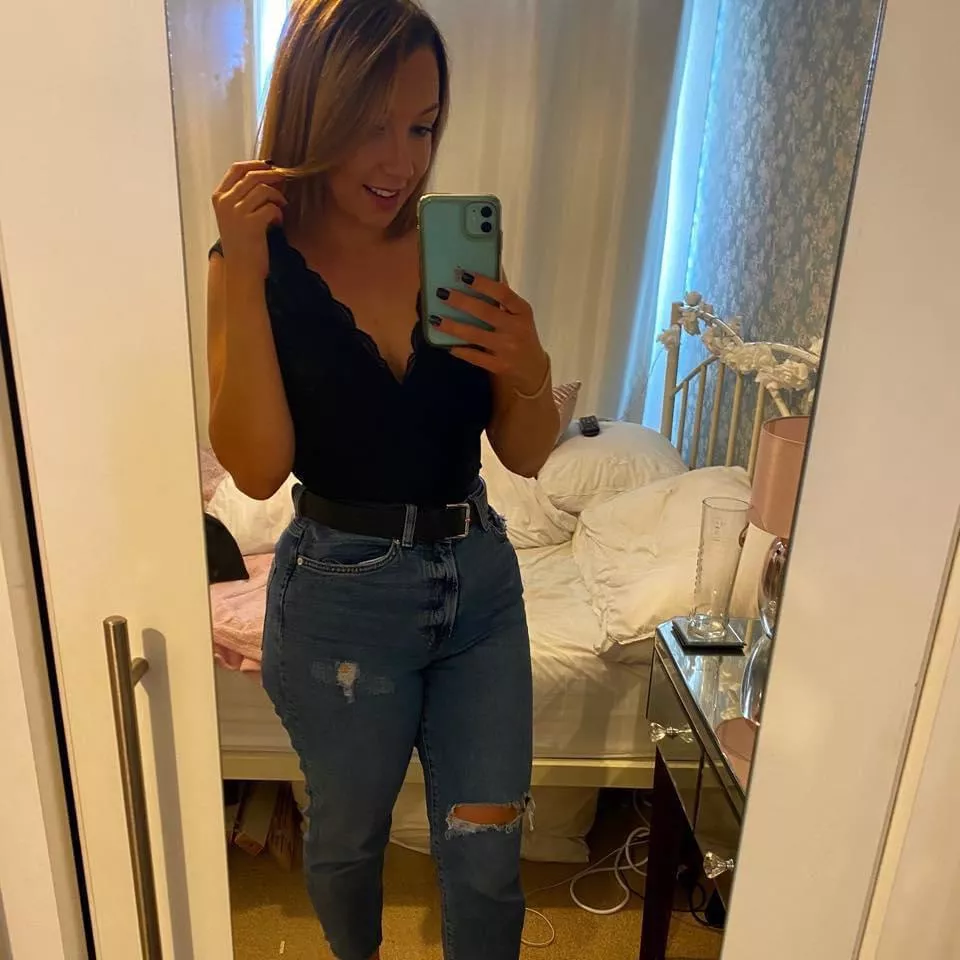 Would anybody fuck my 28yo wife?