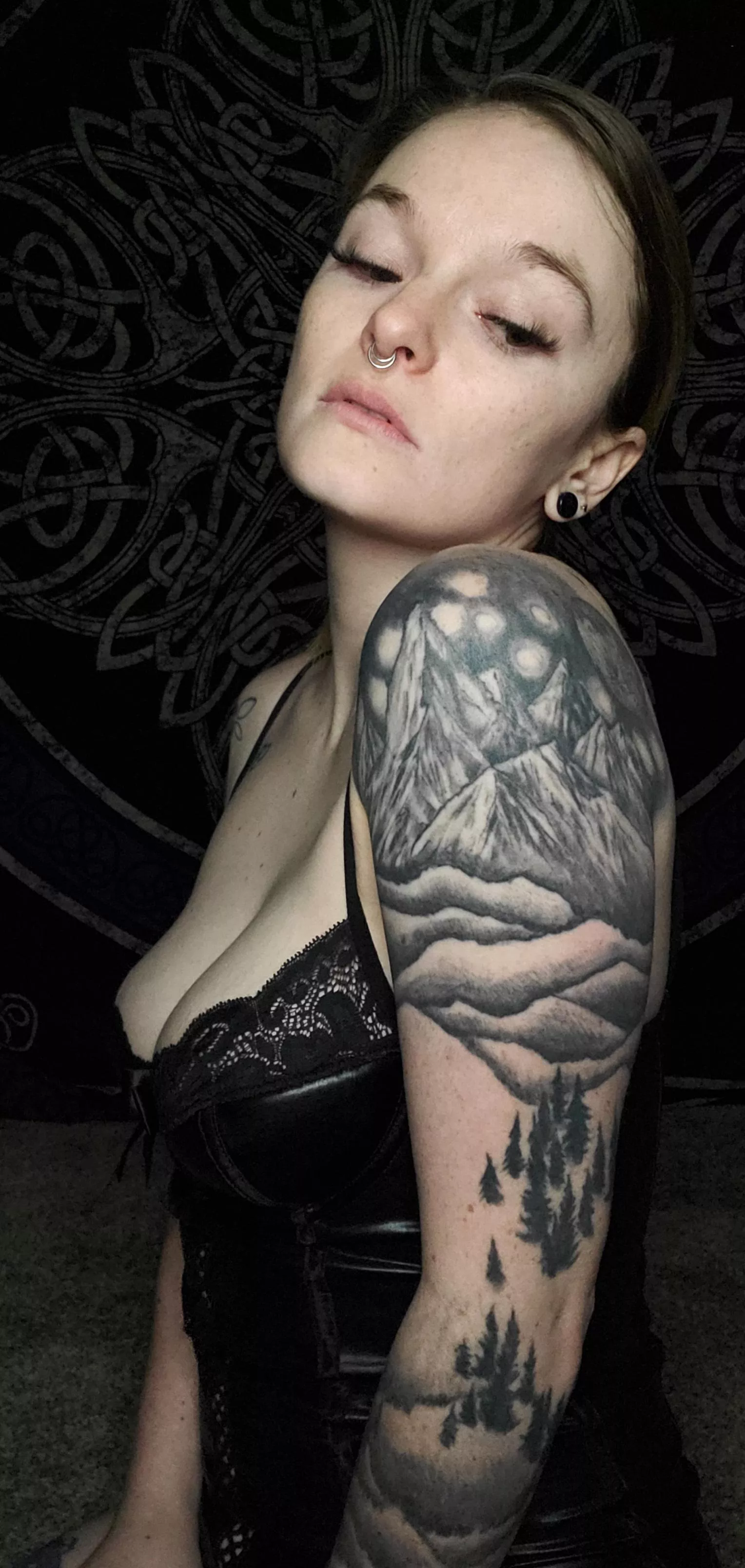 Yes, my sleeve is cook, and yes it hurt lol I cried