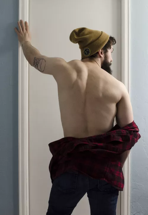 [28] Working on that wide back 💪