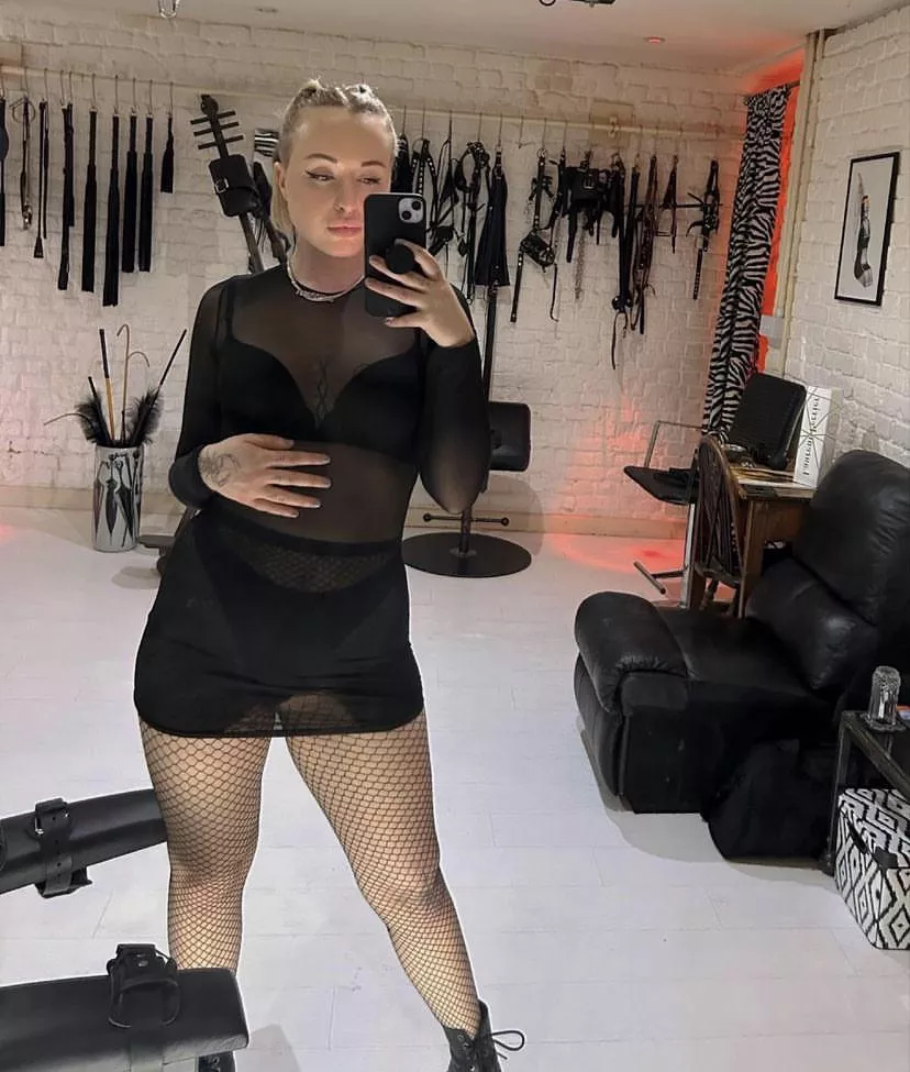 A selection of mirror selfies from the year so far. Say ‘thank you Miss’.