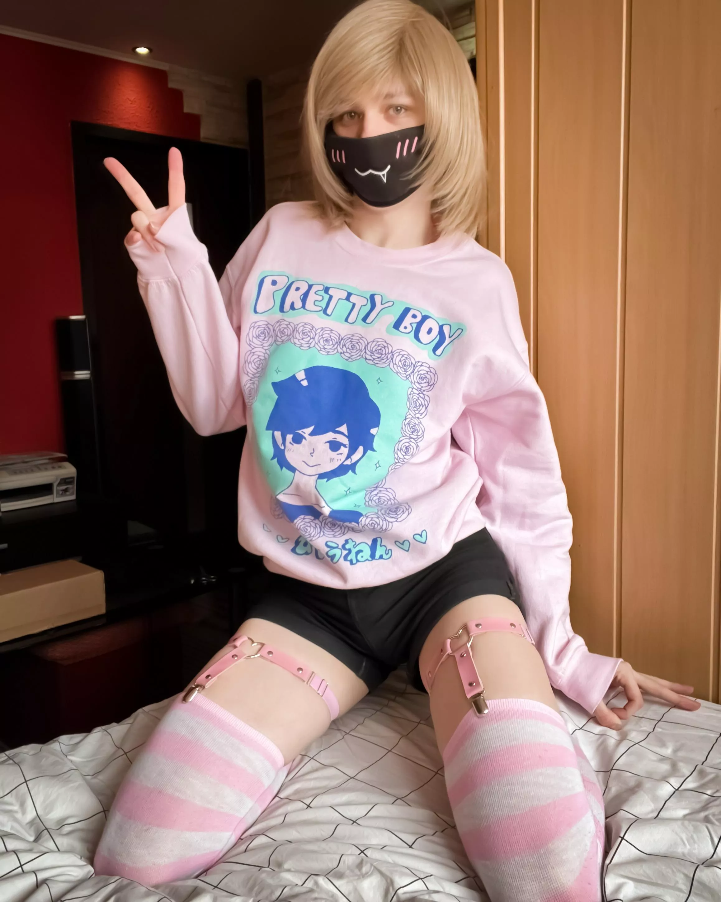 Am I a pretty boy? 👉👈😳